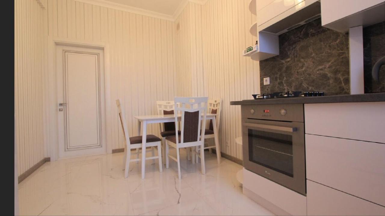 Luxury Exclusive Apartments Skyhouse Exfactor Кишинев Екстериор снимка